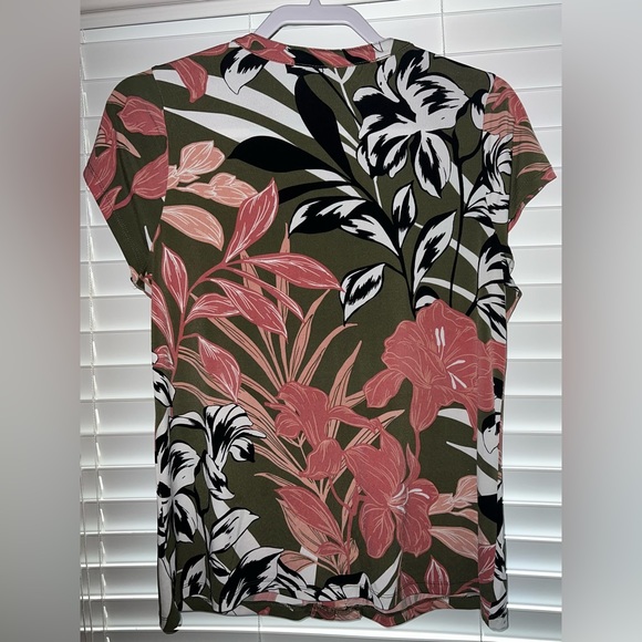 Liz Claiborne size medium - Picture 2 of 3